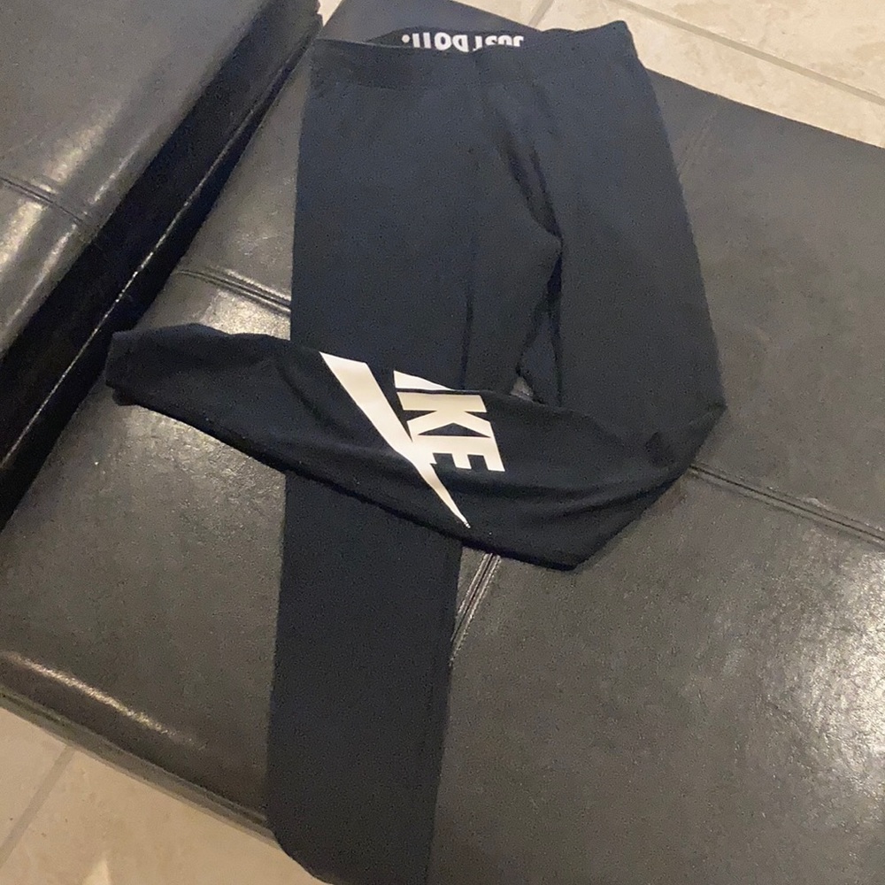 COPY - XS Nike leggings hardly worn!!!